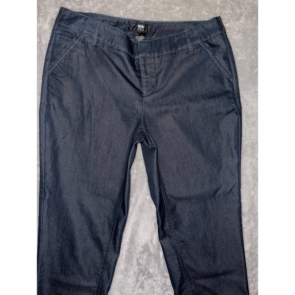 Women’s Dark Blue Mossimo Supply Co. Capri Slacks 💙 - Picture 10 of 17